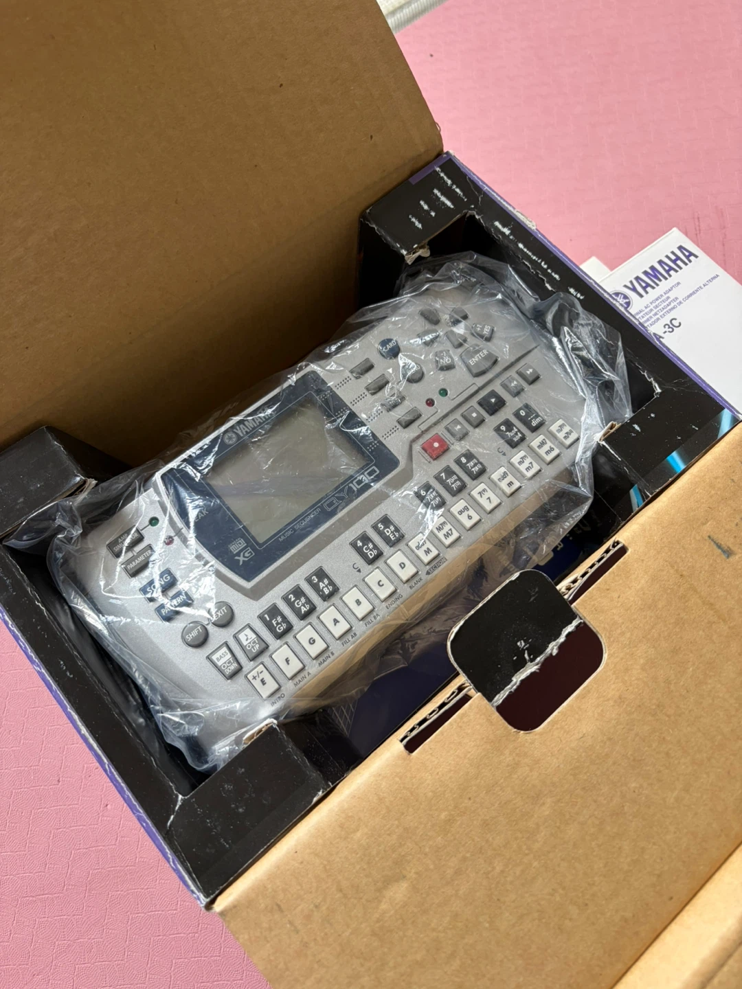 Yamaha QY100 Music Sequencer - photo 2