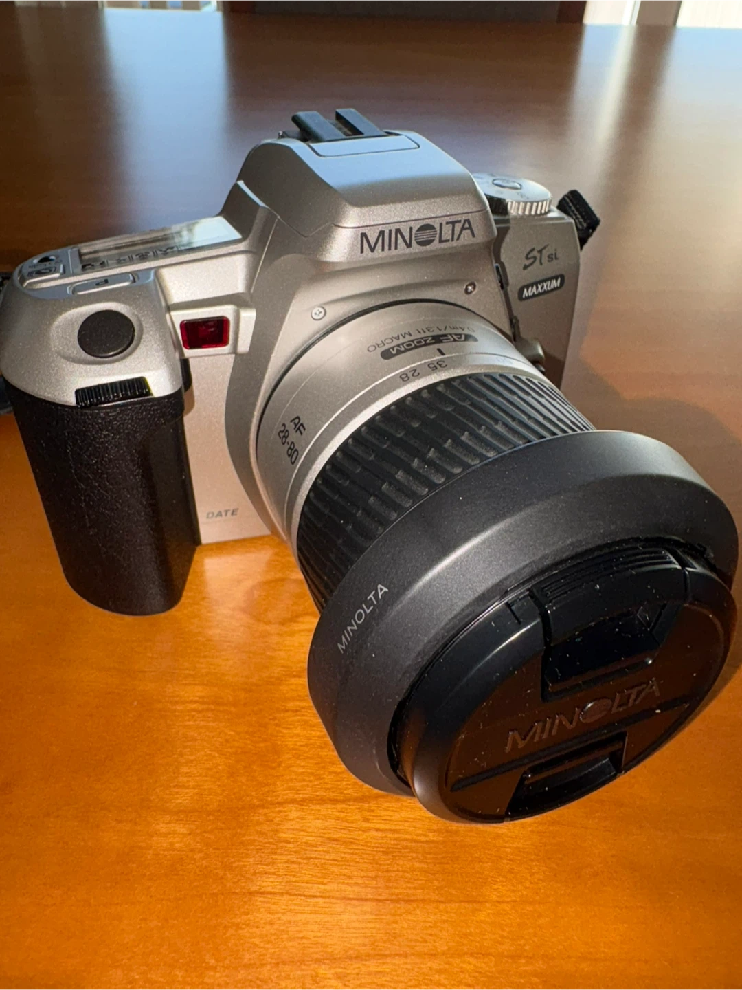 Minolta Dynax 404si Maxxum STsi 35mm SLR Camera