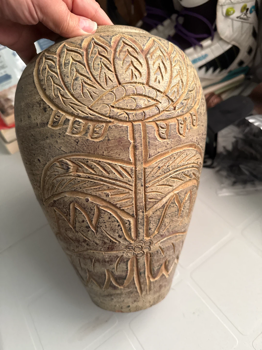 Decorative ceramic Vase w/ Floral Engraving - photo 2