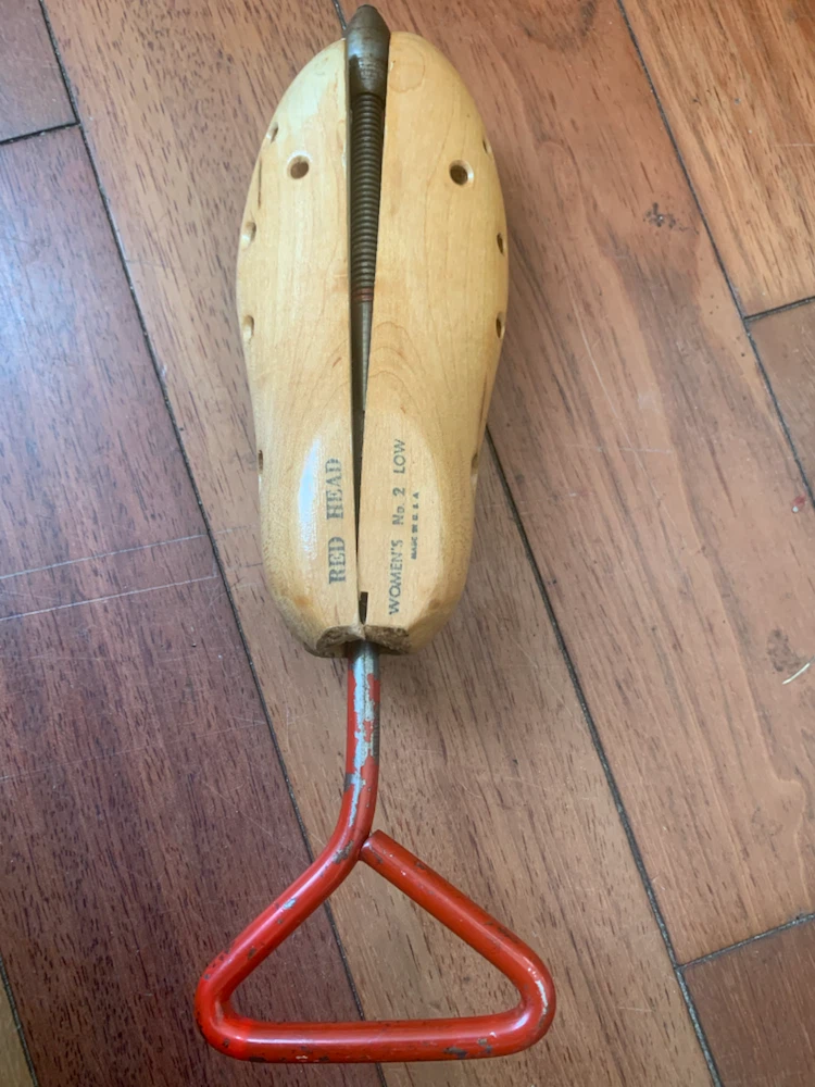 Red Head Women's Shoe Tree