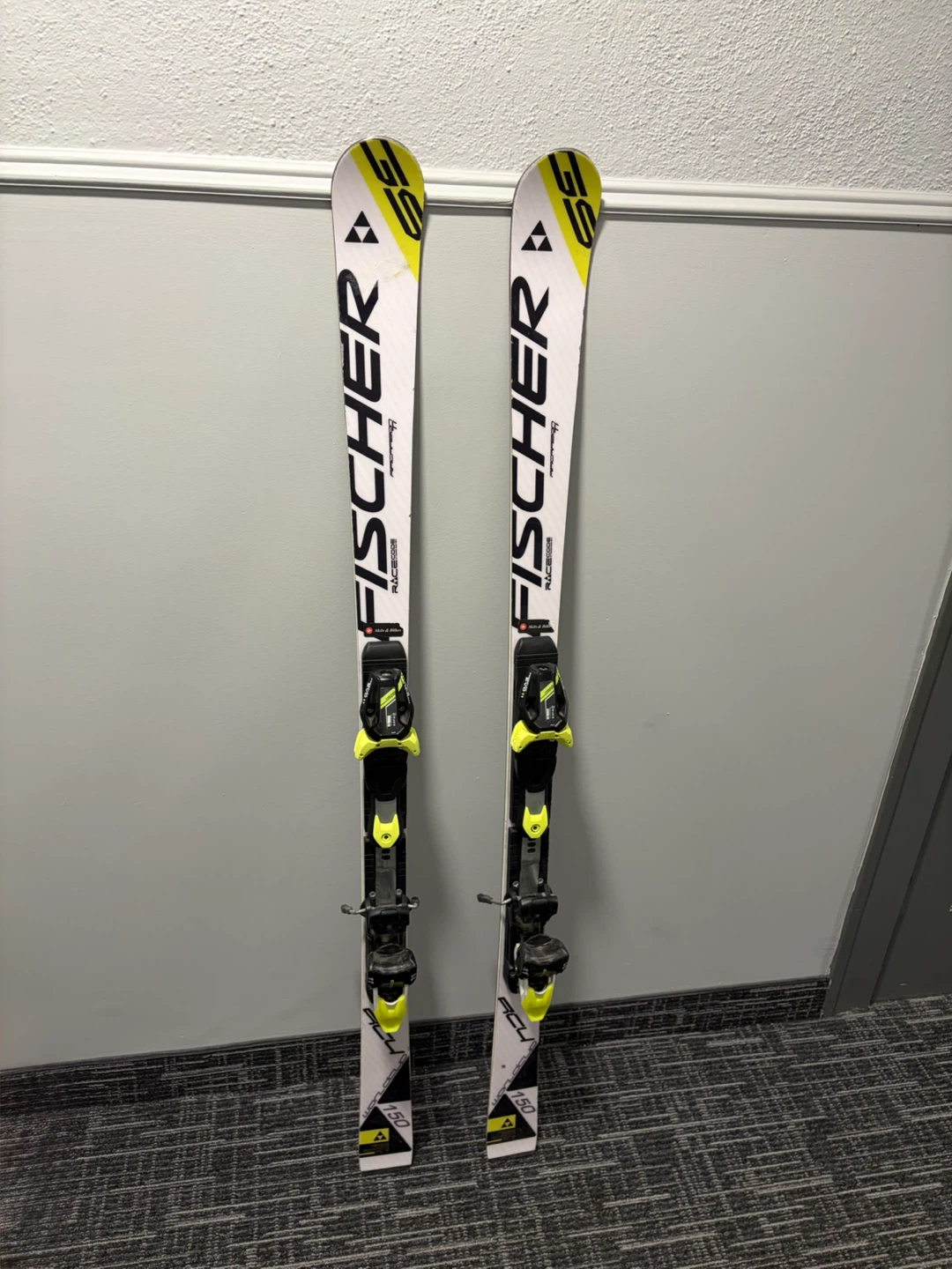 Fischer Worldcup RC 150cm Skis with Bindings