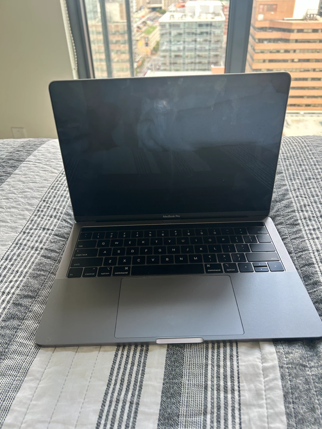 Apple MacBook Pro Laptop