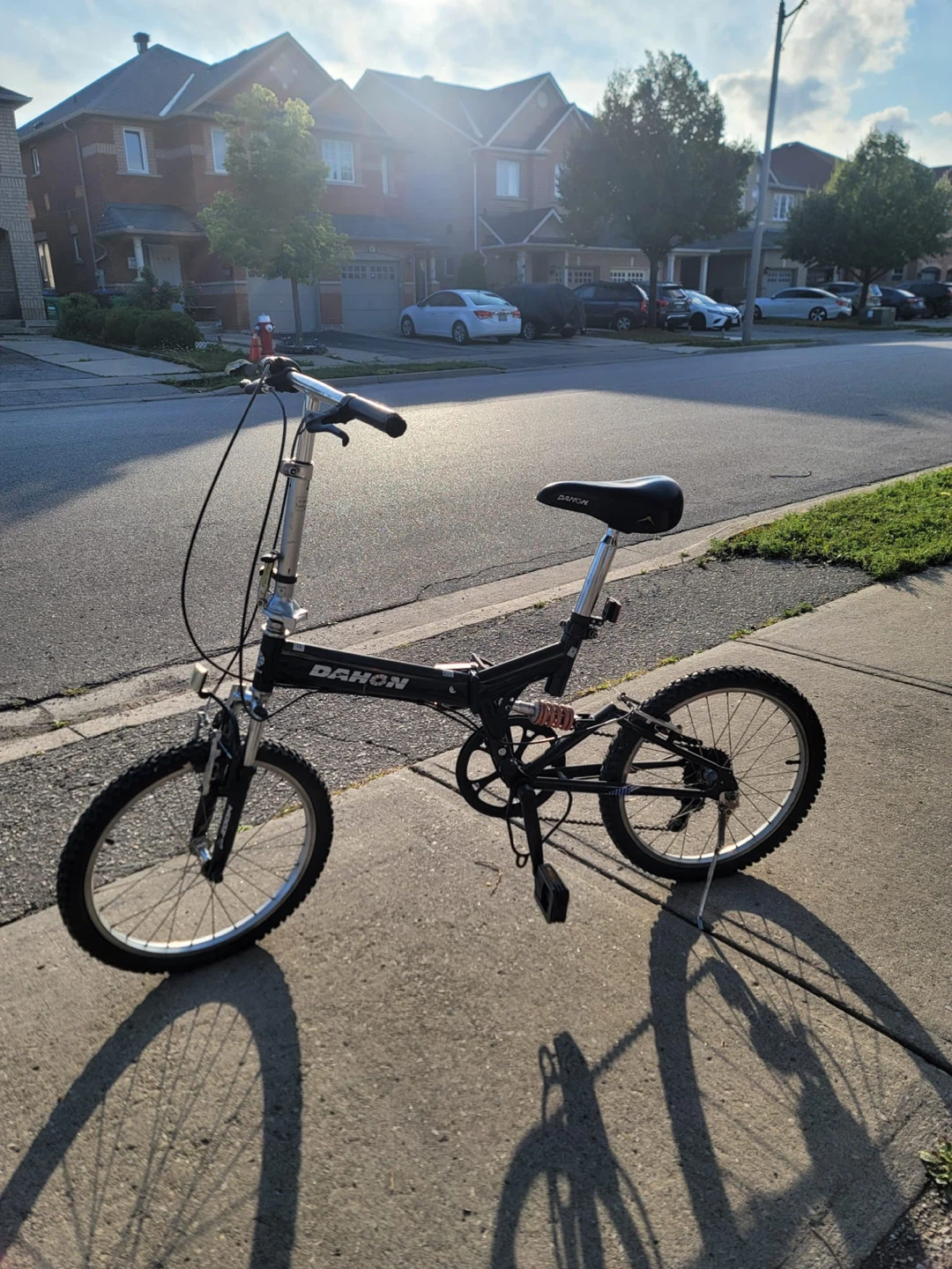 DAHON Folding Bike – 20” – 7 Speed –