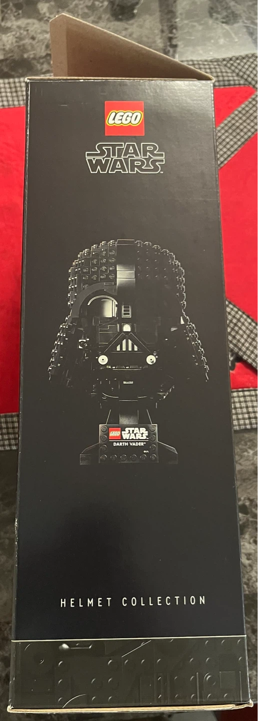 LEGO Star Wars Darth Vader Helmet (75304) - photo 5