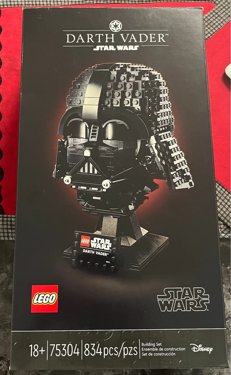 LEGO Star Wars Darth Vader Helmet (75304) - photo 2