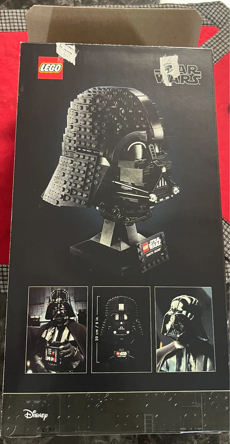 LEGO Star Wars Darth Vader Helmet (75304) - photo 4