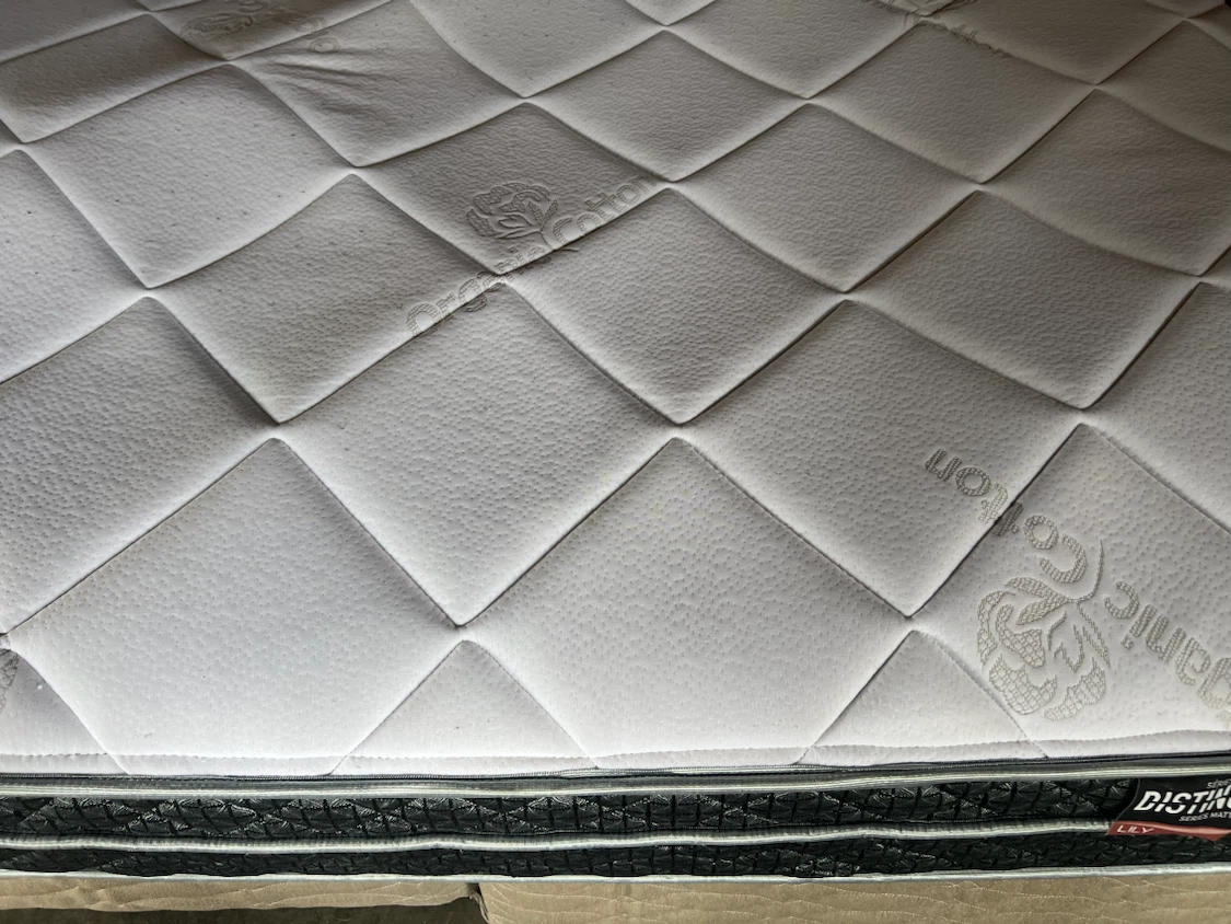 King mattress with box spring seat/free delivery - photo 2