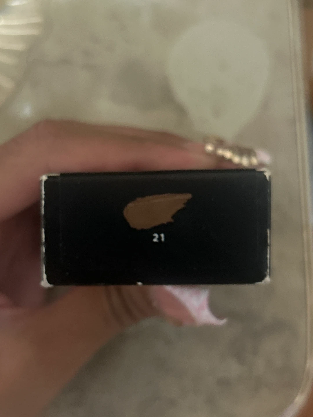 Fenty Beauty Eaze Drop Blurring Skin Tint Shade 21 - photo 2