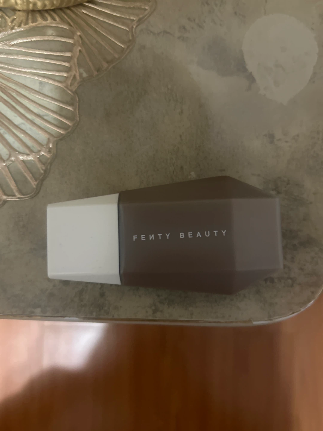 Fenty Beauty Eaze Drop Blurring Skin Tint Shade 21 - photo 3