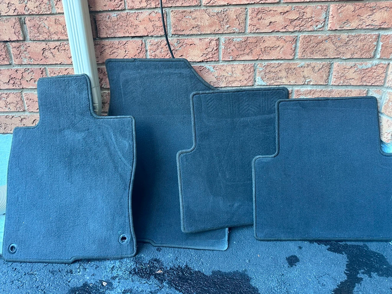 Set of 4 Black Carpet Floor Mats