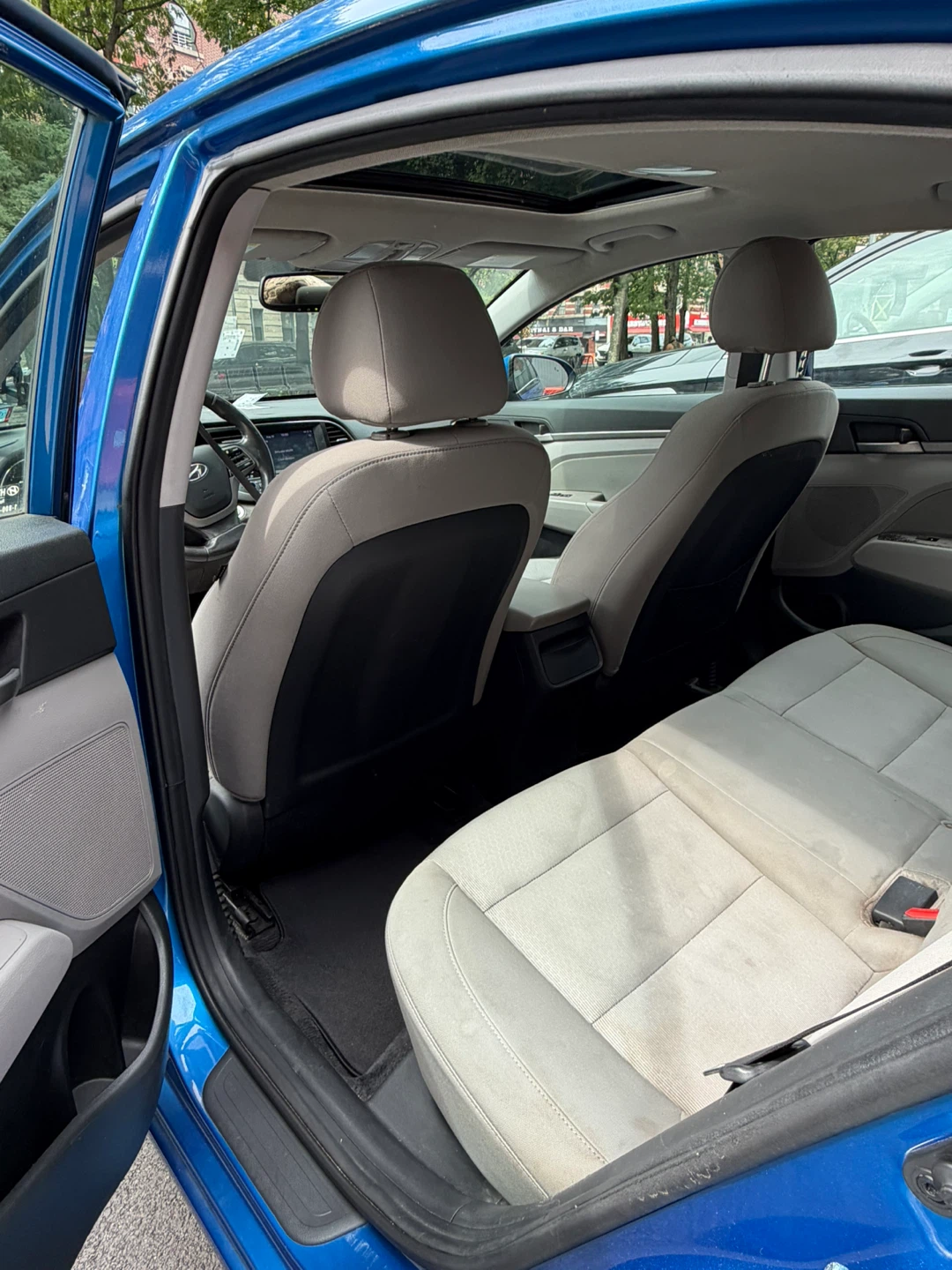 Blue Hyundai Elantra Sedan - photo 4
