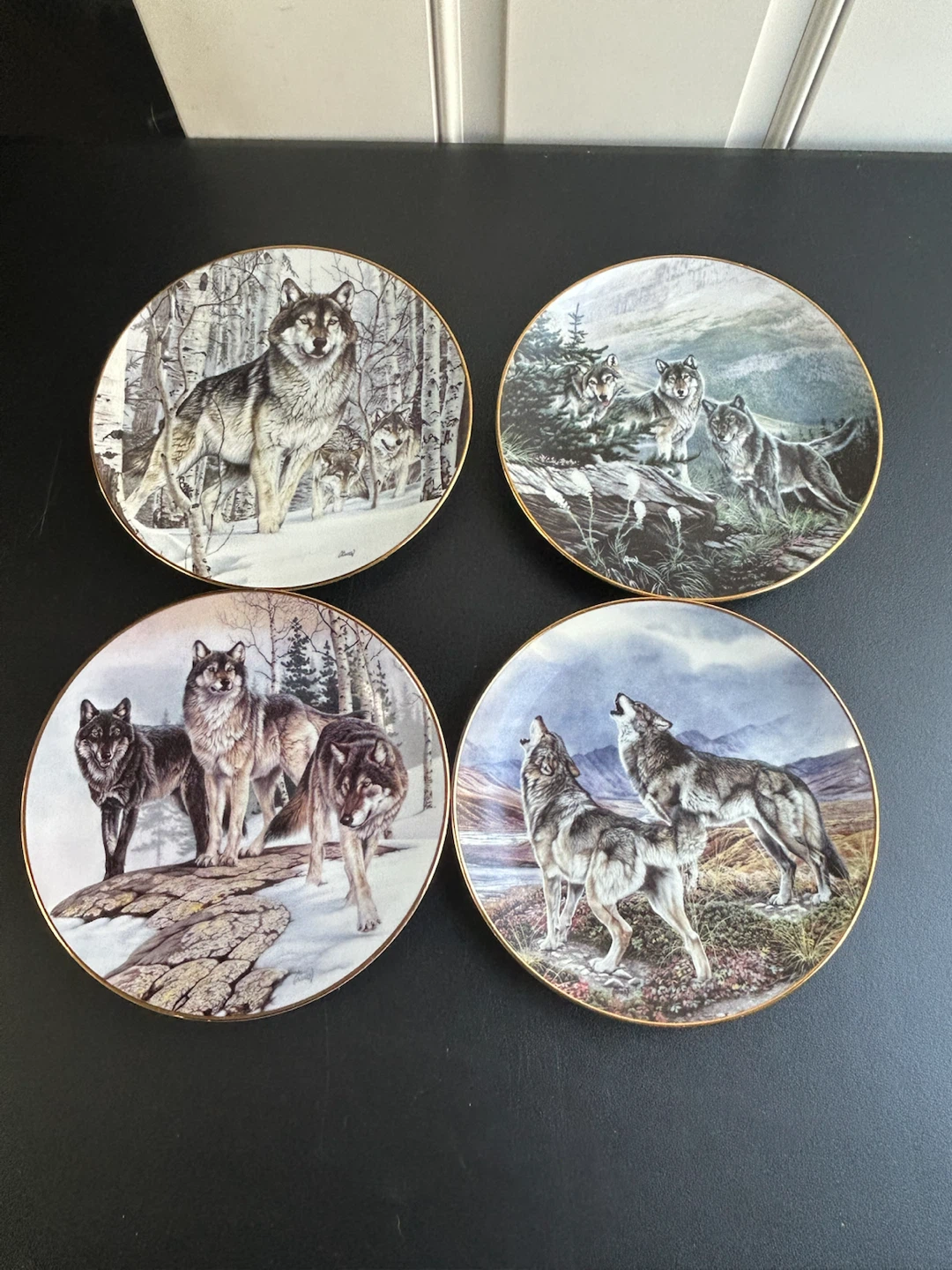 Wolf Collector Plates - Set of 4