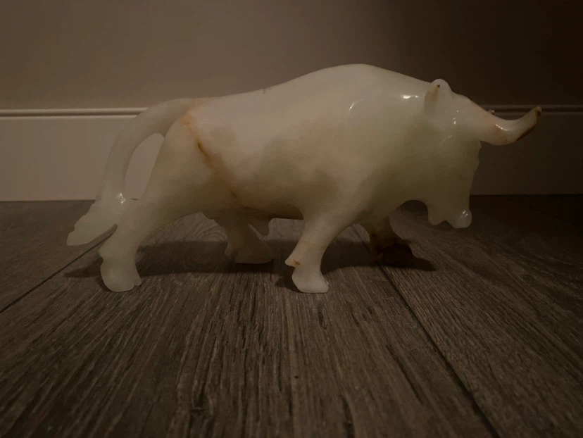 Onyx Bull Figurine - photo 3