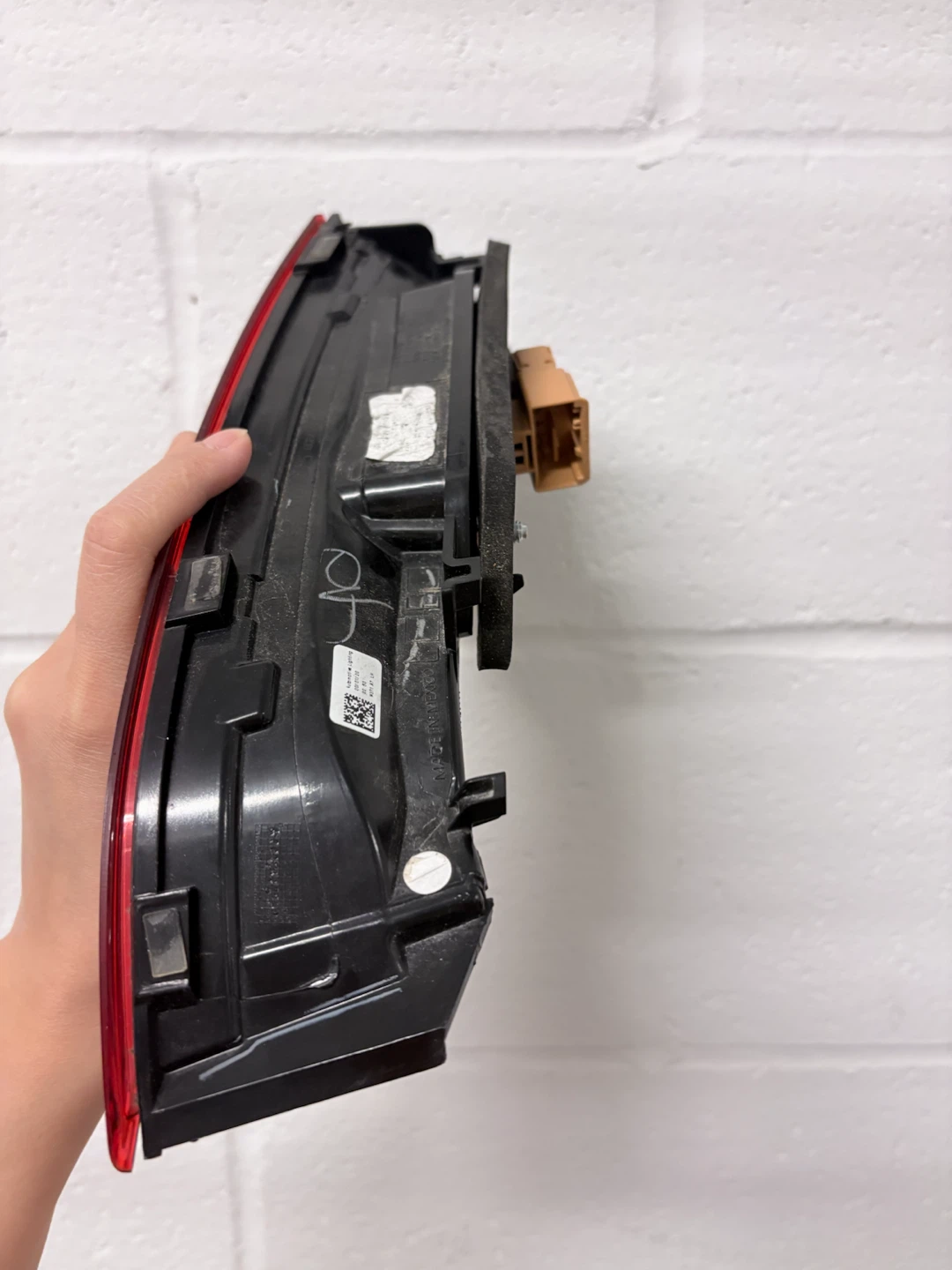 Volkswagen Jetta Inner Tail Light for Sale - photo 2