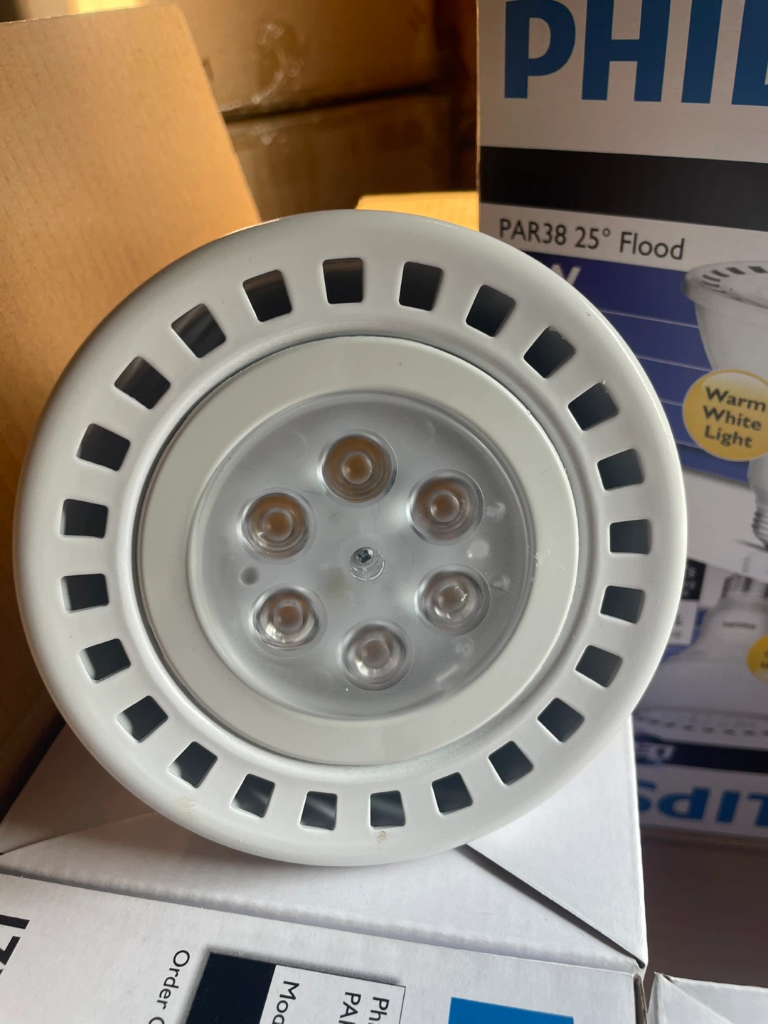 Philips PAR38 LED Flood Light 17W Warm White Dimmable - photo 3