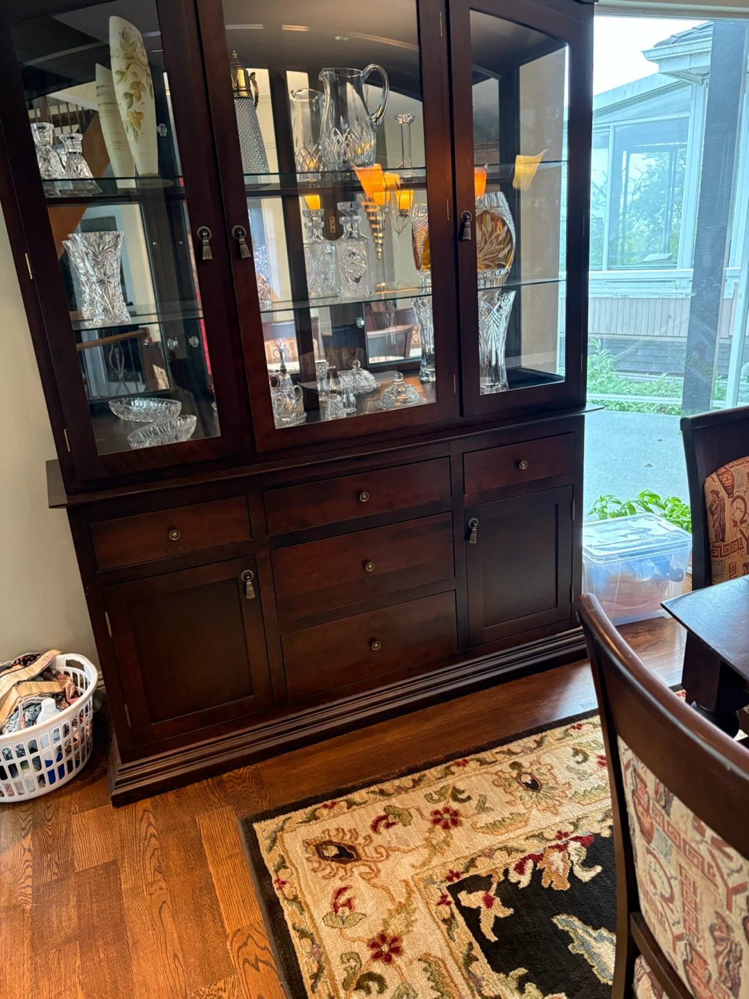 Dark wood dining table and 6 chairs set and China Cabinet - photo 3