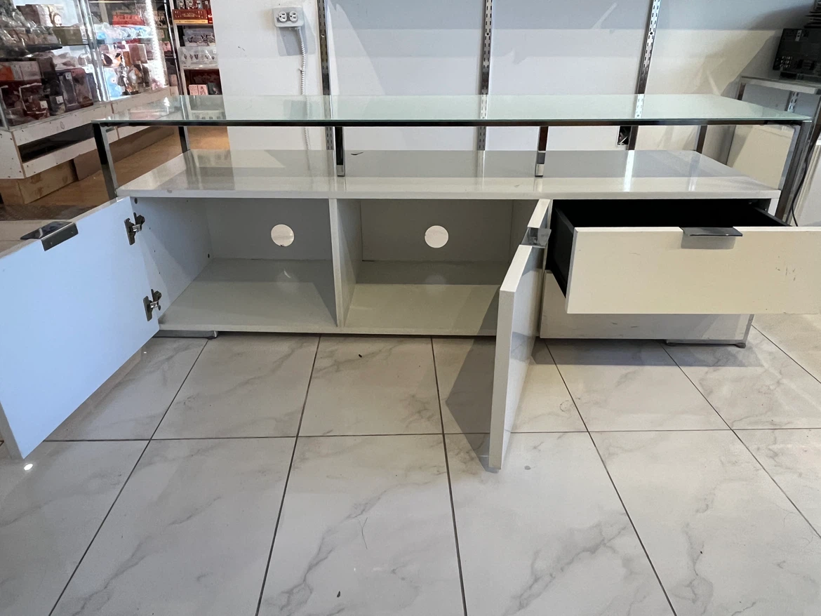 EQ3 White TV Stand with Glass Top - photo 2