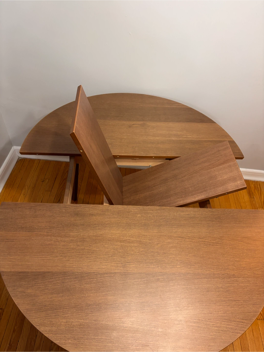 Extendable Round Dining Table (Structube) - photo 4