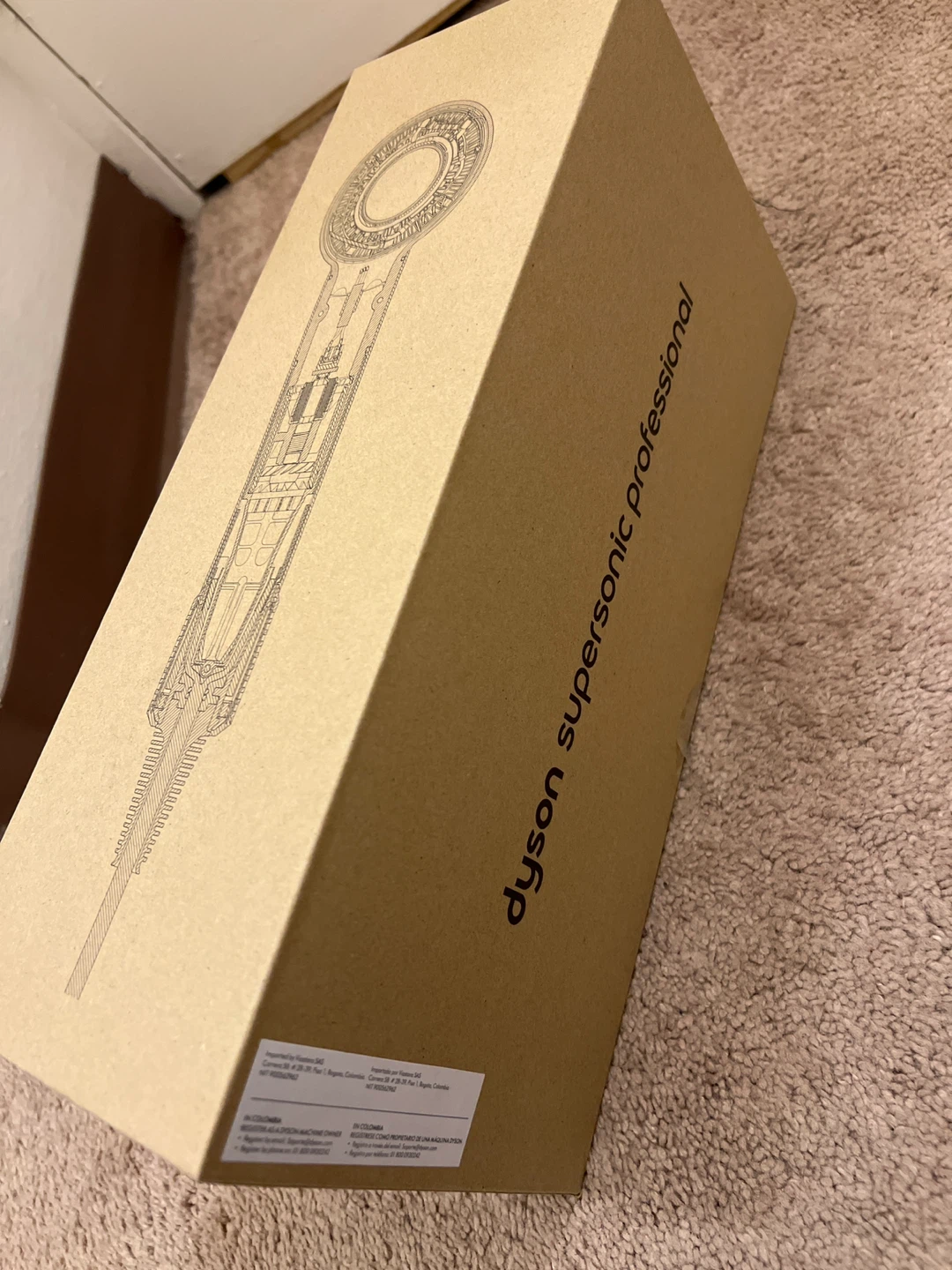 Dyson Supersonic Professional – Original Box + Attachments - photo 2