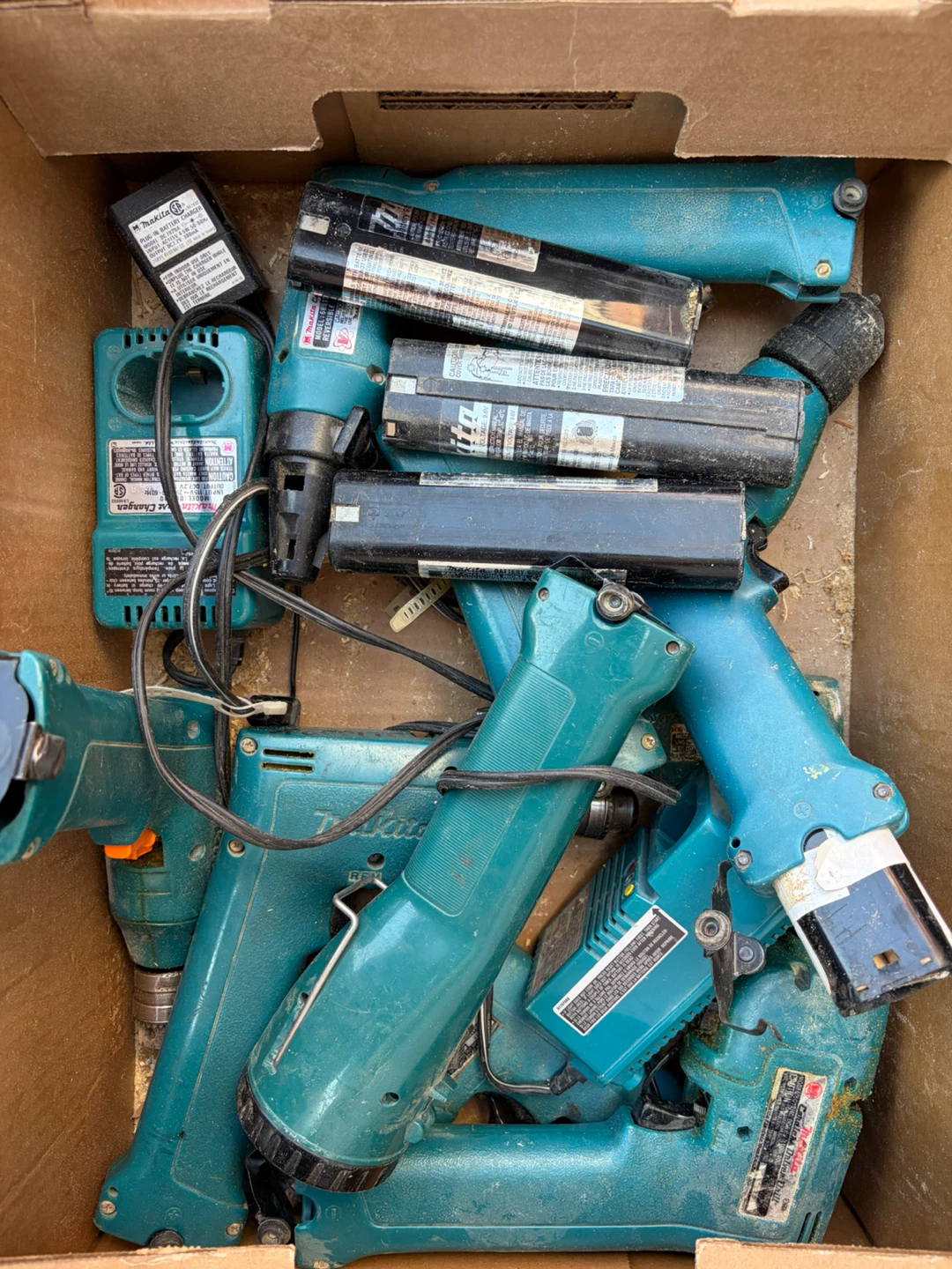 Makita Cordless Drills and Charger Lot - photo 2