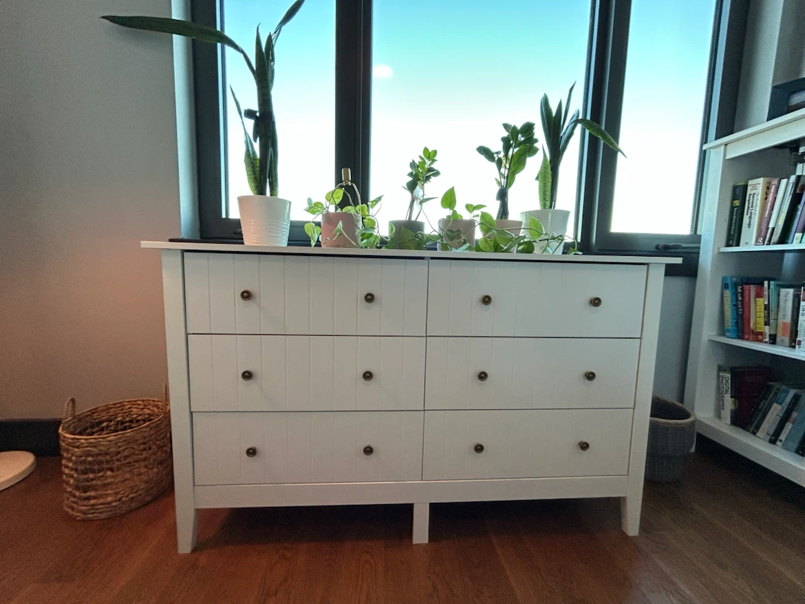 White 6-Drawer Dresser