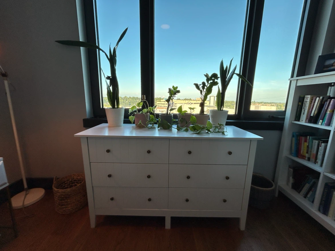 White 6-Drawer Dresser - photo 4