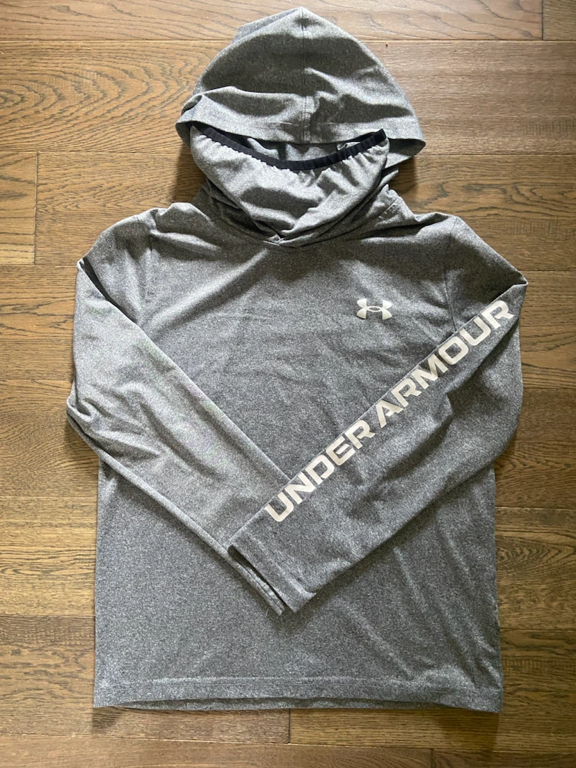 LIKE NEW: Grey Under Armour Hoodie Size Youth Medium