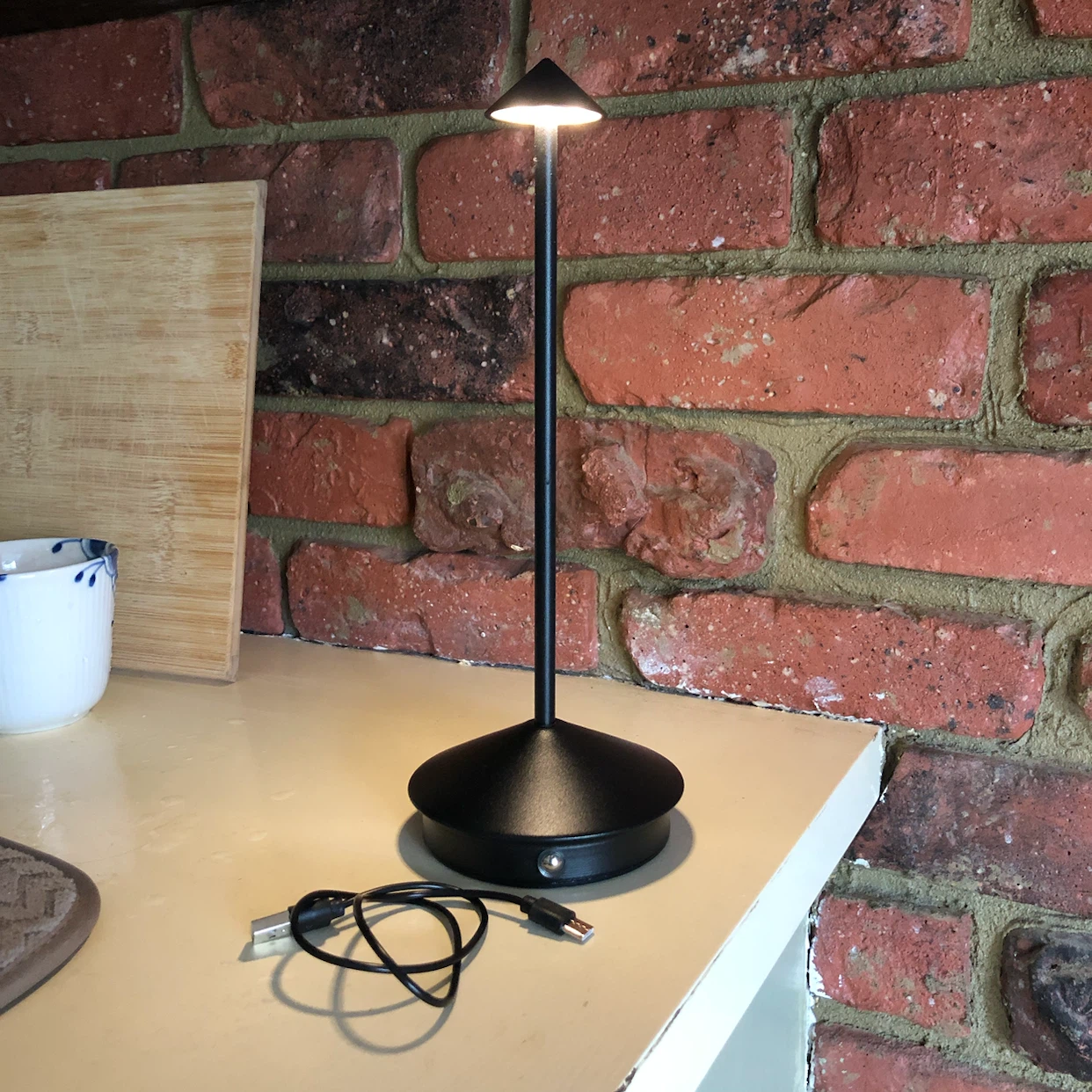 Minimalist Rechargeable Black LED table lamp