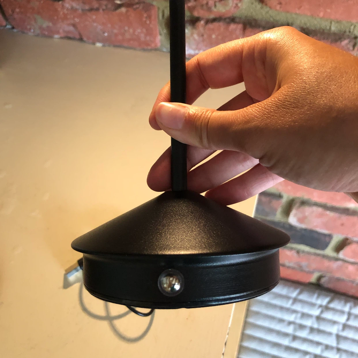 Minimalist Rechargeable Black LED table lamp - photo 4