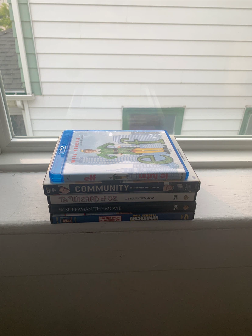 DVD and Blu-ray bundle including Elf and Anchorman $5each