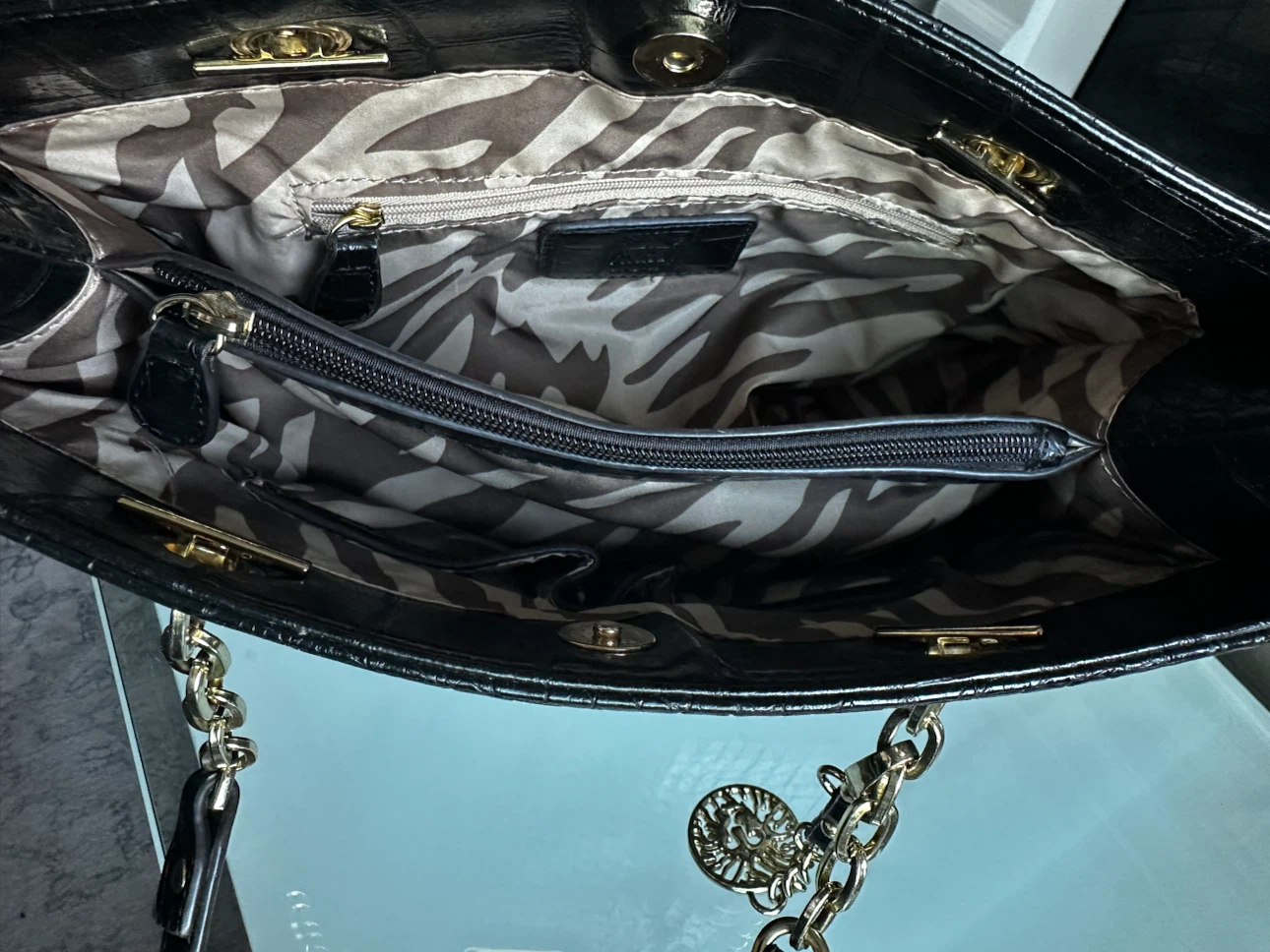 Anne Klein black croc-embossed tote bag - photo 4