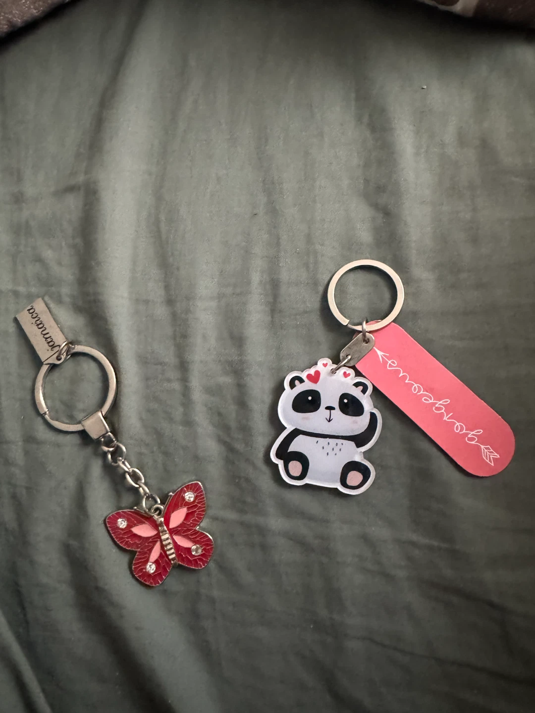 Bundle of 4 assorted keychains