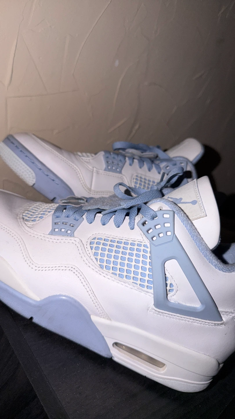 Air Jordan 4 Retro