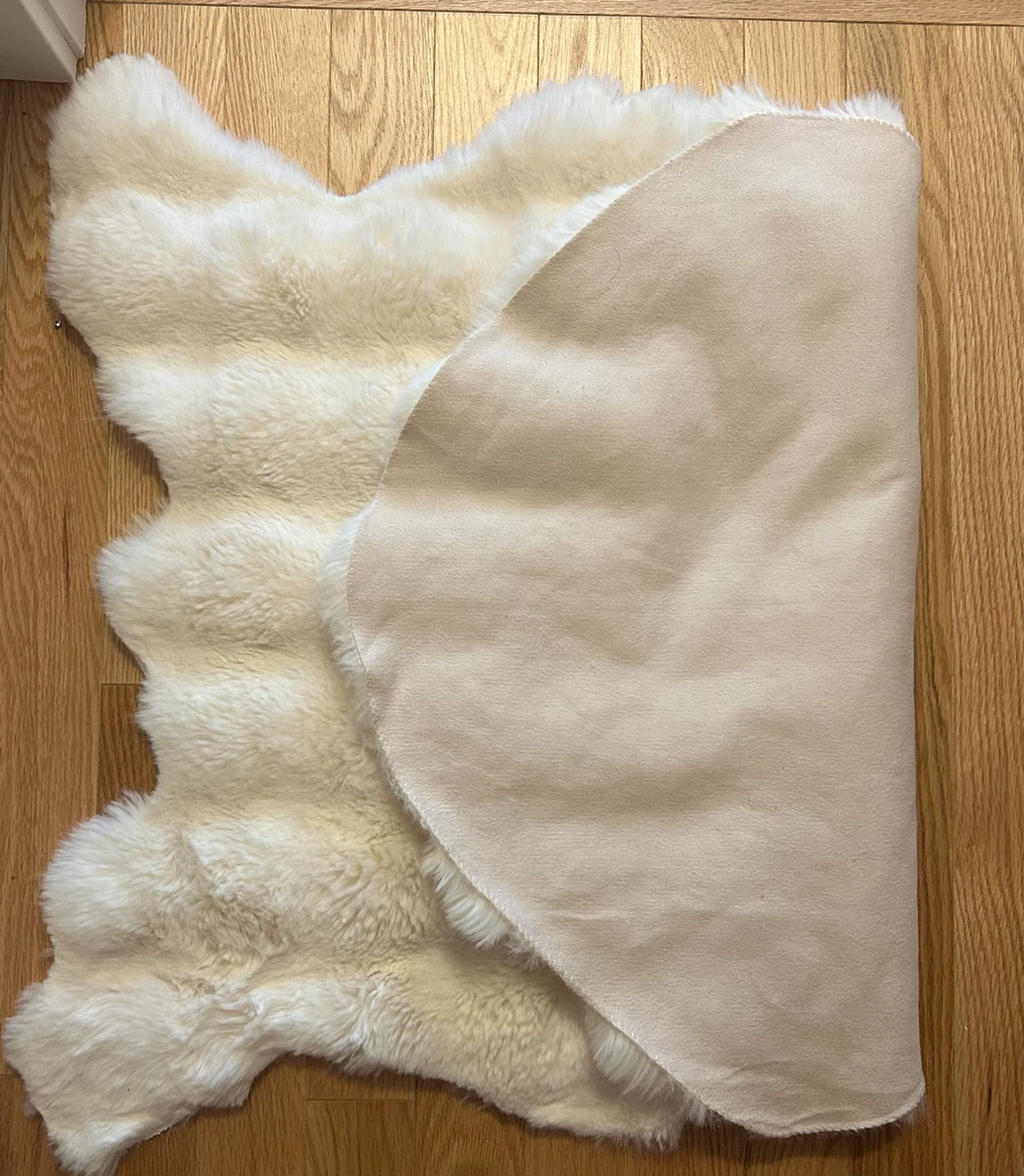 Cream Sheepskin Rug - photo 2