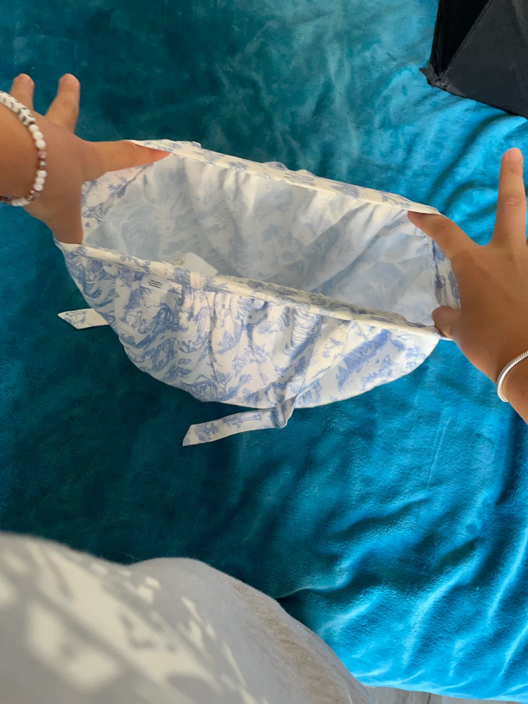 Kitsch bonnet Blue Toile Pattern - photo 5