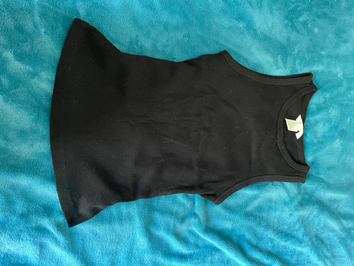 H&M Black Ribbed Tank Top - Size M