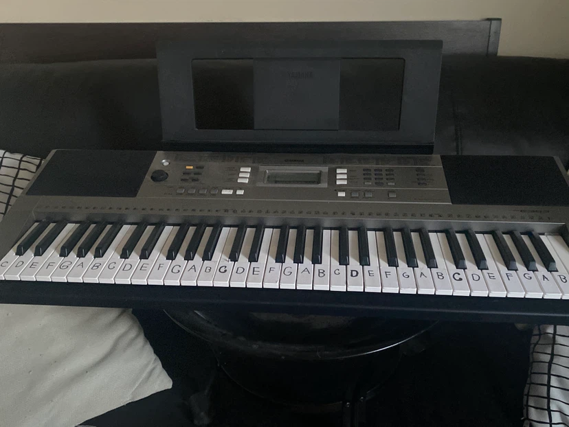 Yamaha Electronic Keyboard