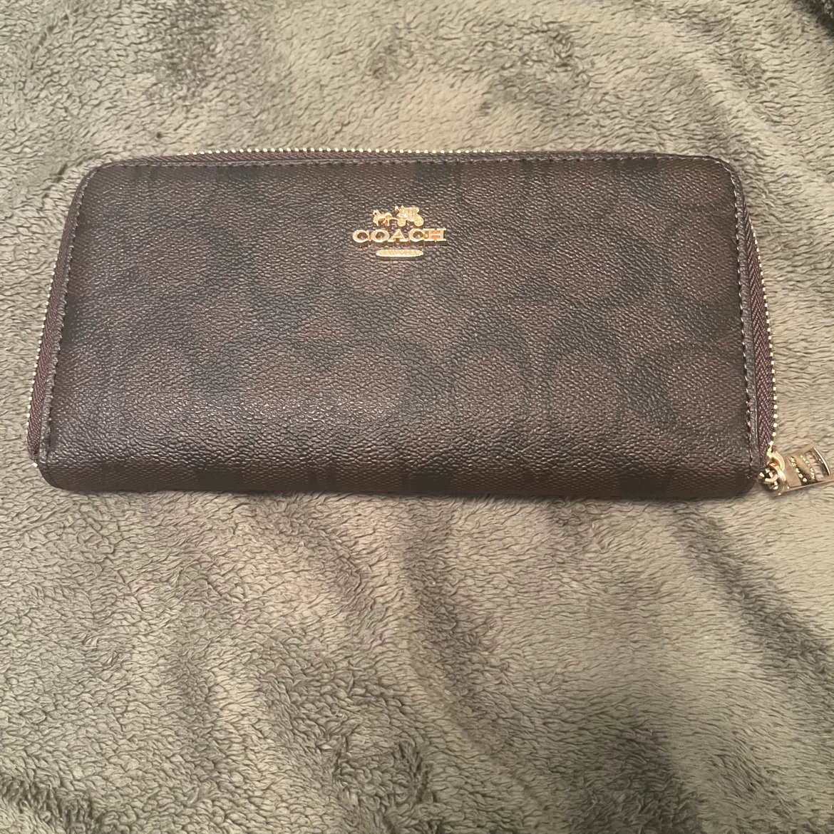 Coach  type Zip Around Wallet