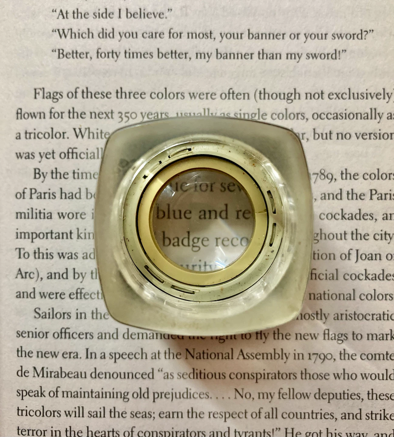Vintage Adjustable Magnifying Glass with Plastic Case - photo 5