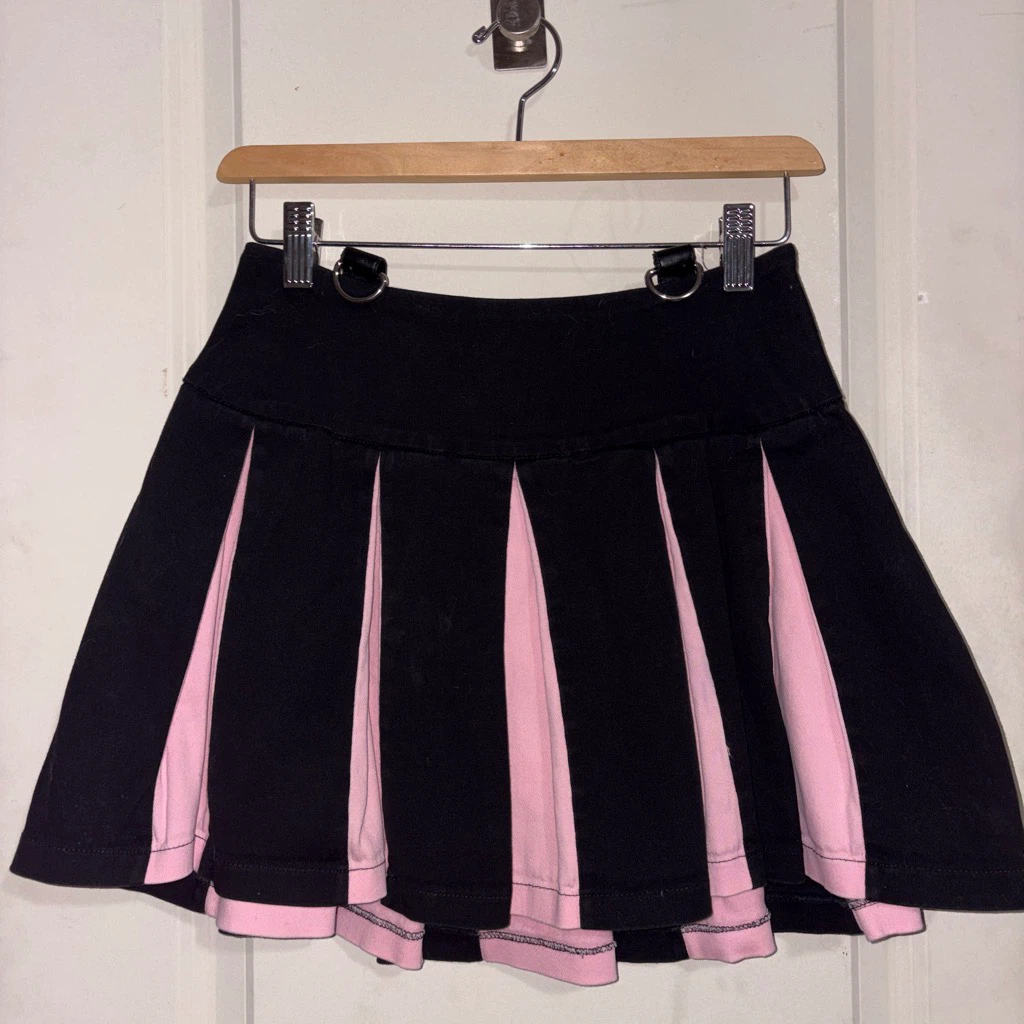 Current Mood Pleated Mini Skirt - Black & Pink