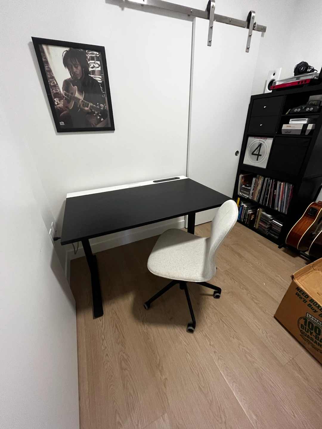 IKEA MITTZON desk with optional LANGFJALL chair. - photo 3