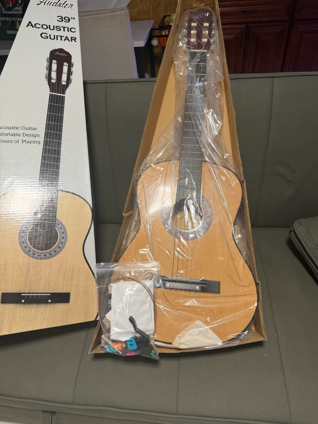 Audster 39 inch Acoustic Guitar