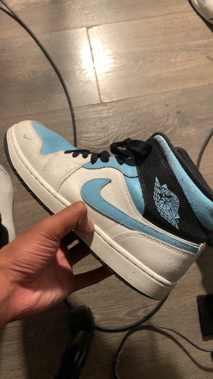 Nike Jordan 1 *SIZE 10* Chill Blue MID SE