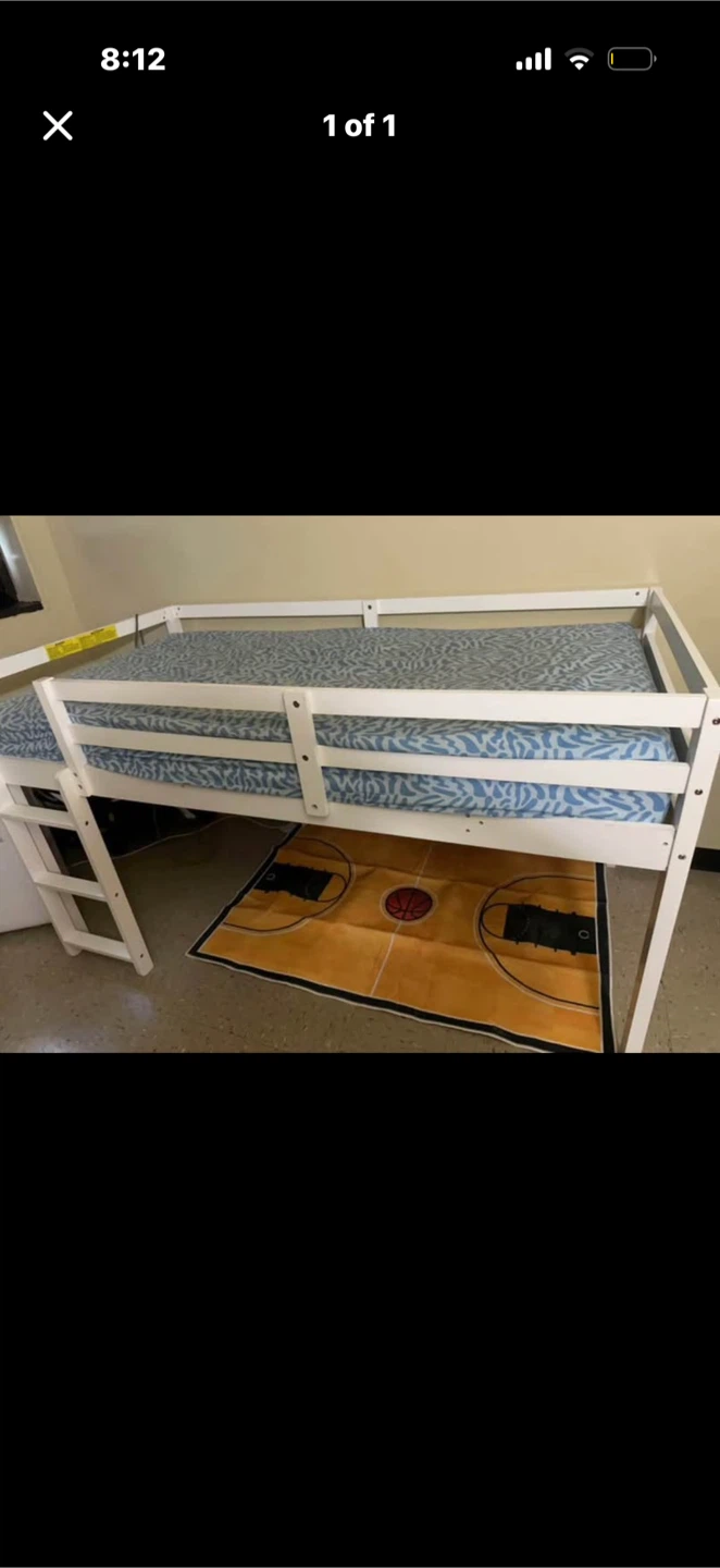 twin size bed
