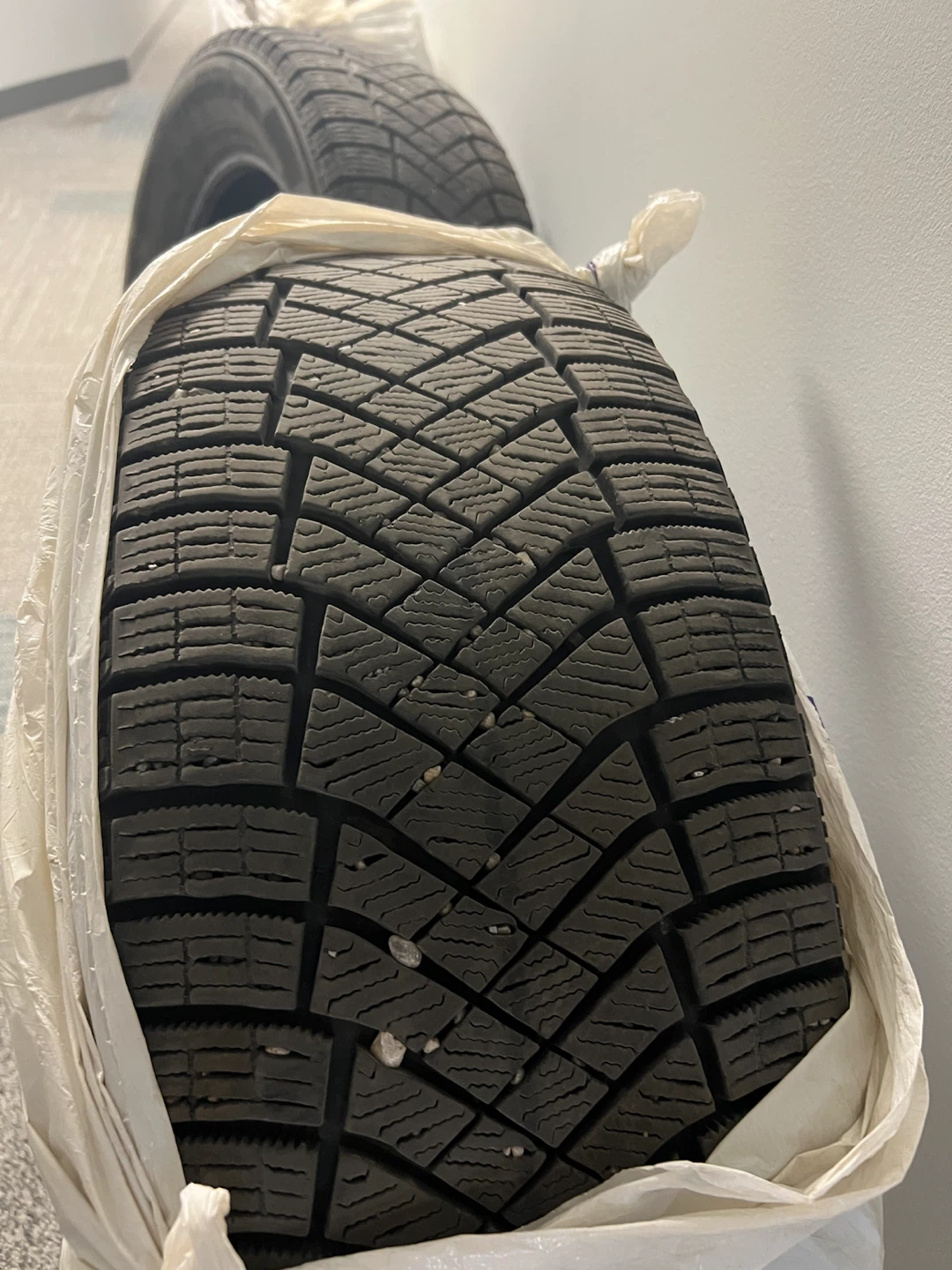 235/60R18 Winter Tire used - photo 3