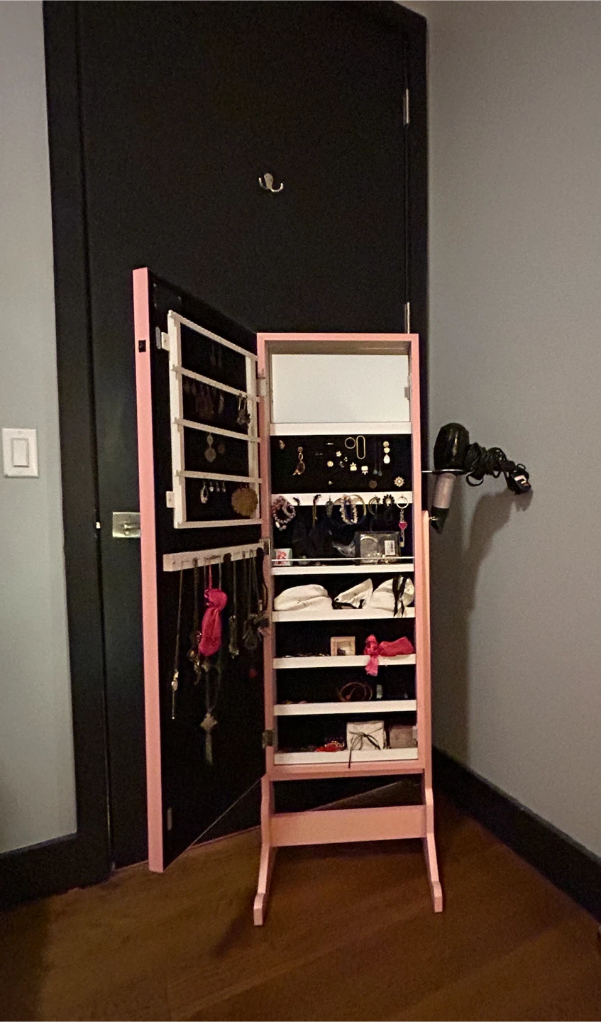 Pink Jewelry Armoire Mirror with Lights - photo 4