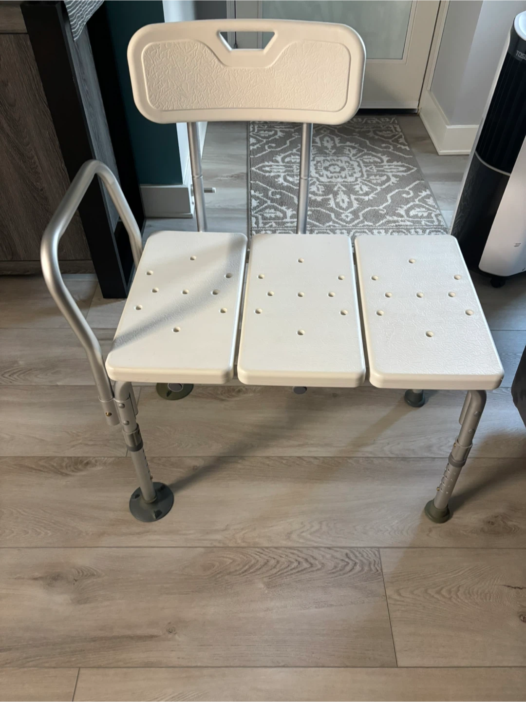 Bathtub transfer chair