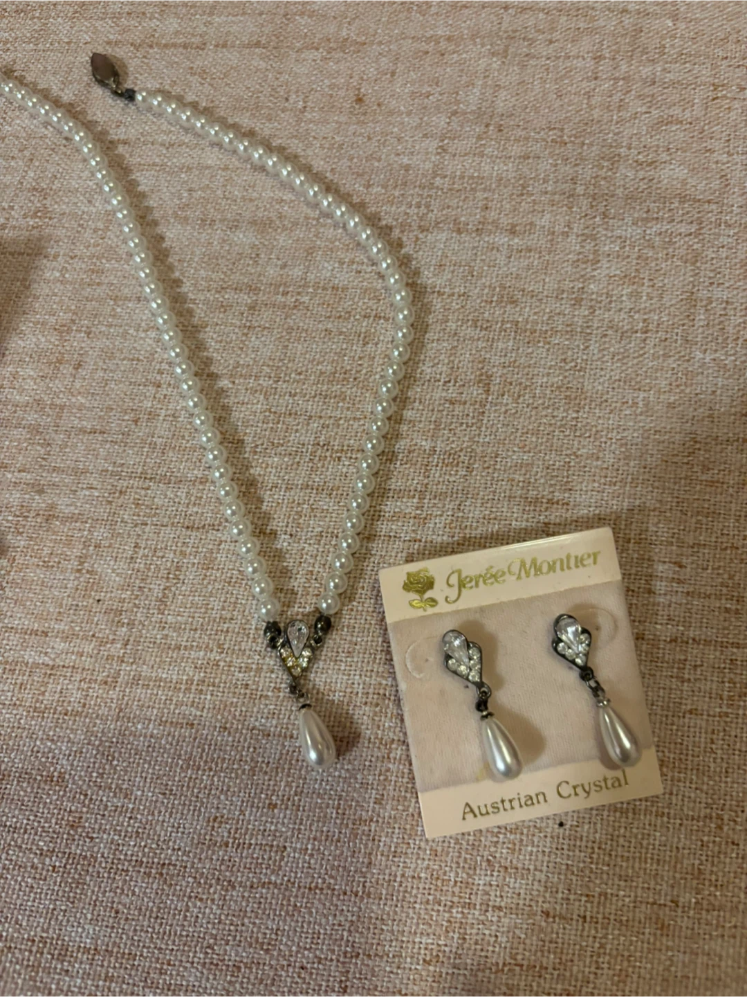 Jeree Montier Pearl Necklace and Earring Set