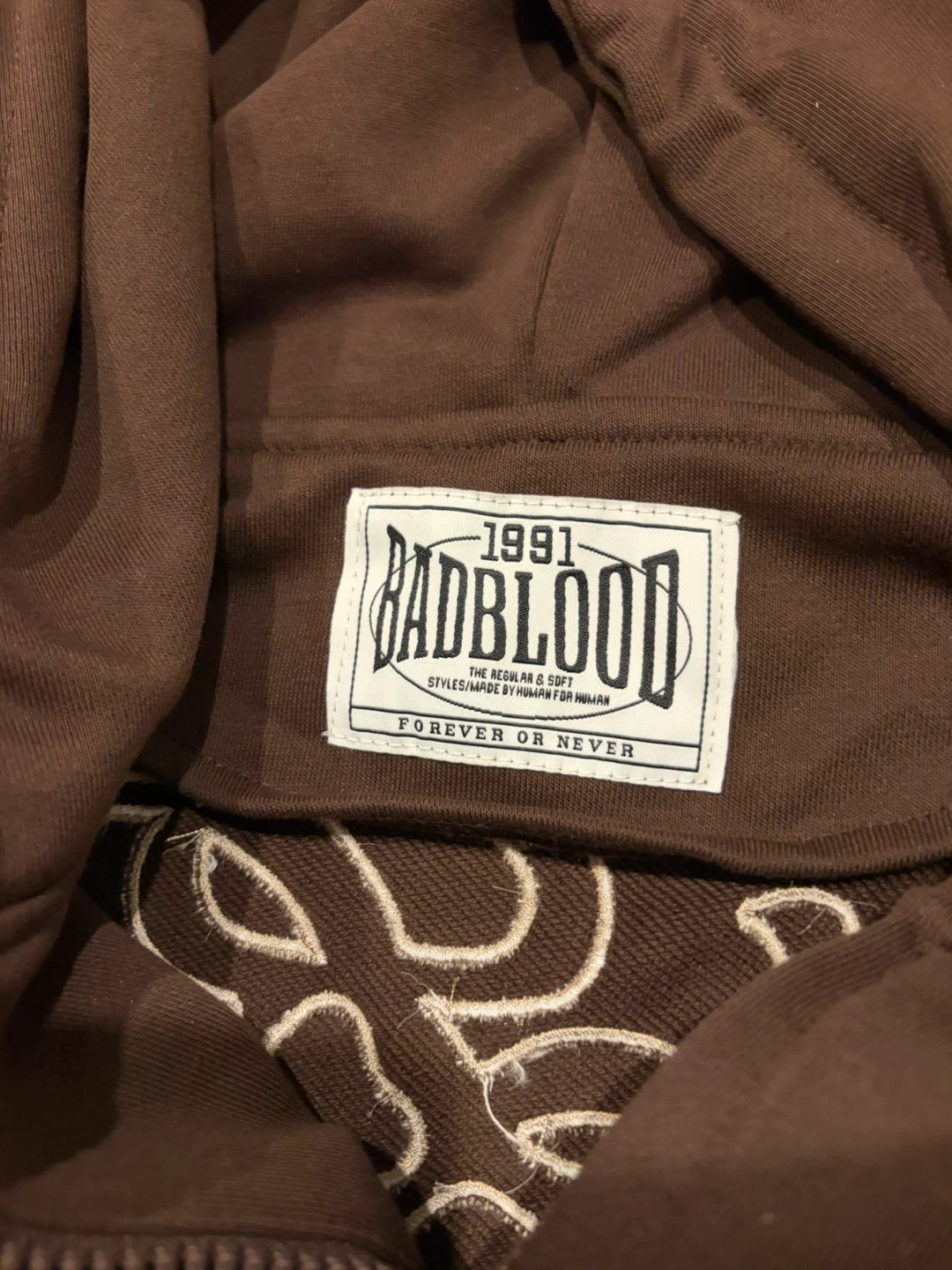 BNWT Bad Blood Brown Zip Up Hoodie Size S - photo 3