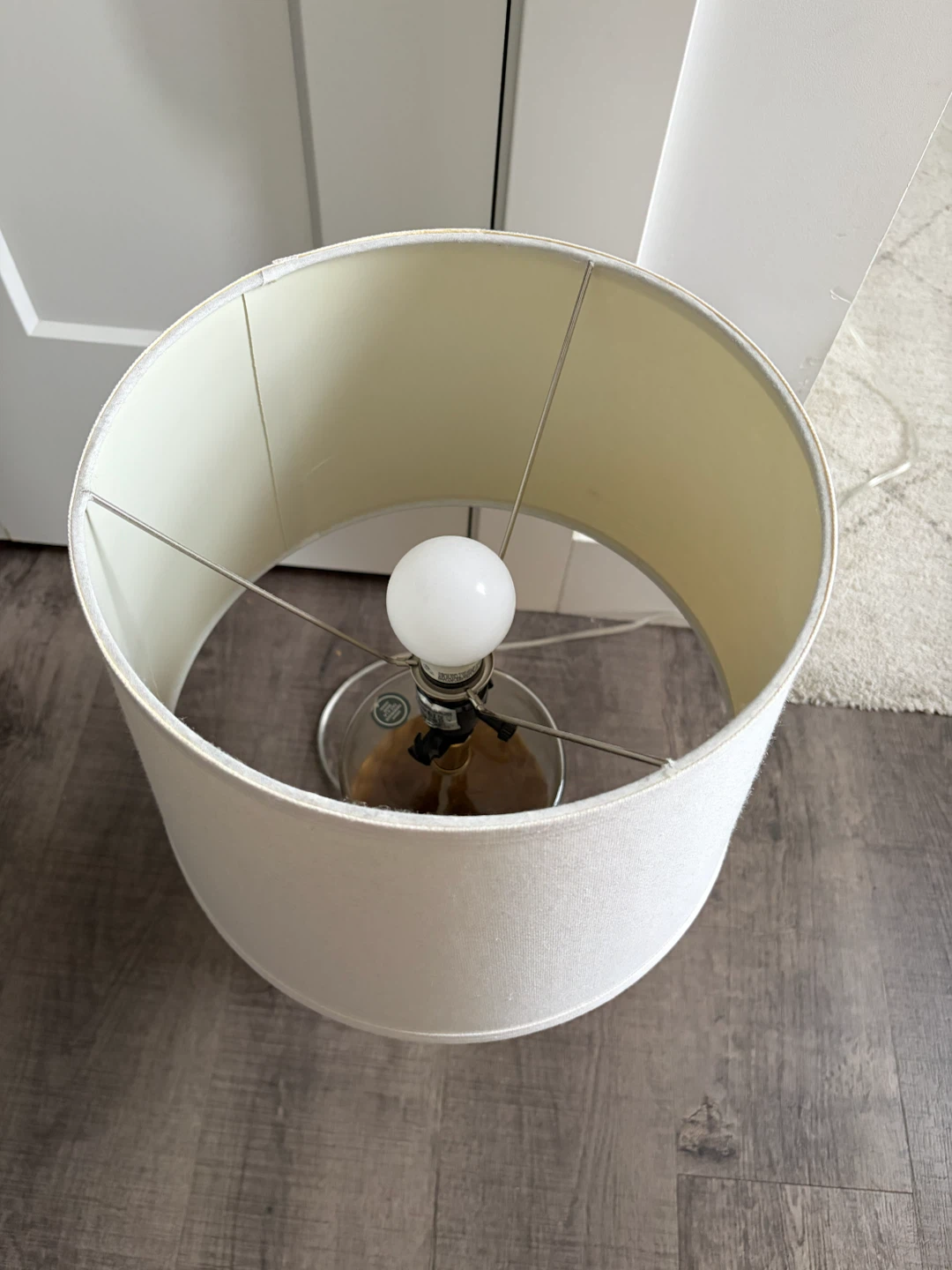 table lamp - photo 3